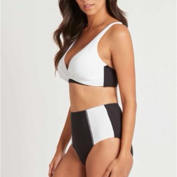 Sea Level Swim Australia | Valentina Cross Front Multifit Bra Bikini Top - Picture 3 of 4